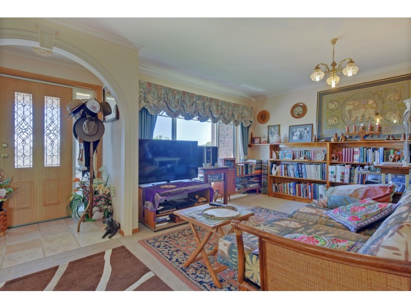 30 Seabreeze Avenue, Sulphur Creek TAS 7316