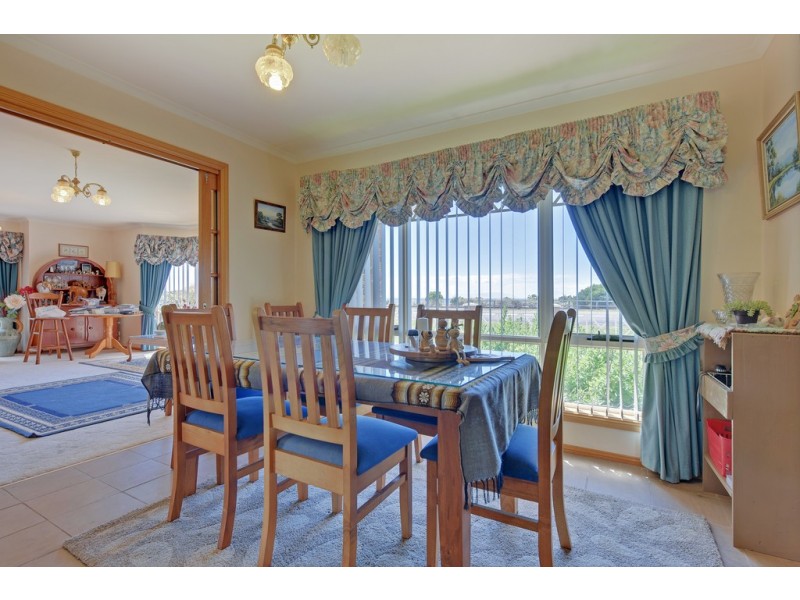 30 Seabreeze Avenue, Sulphur Creek TAS 7316