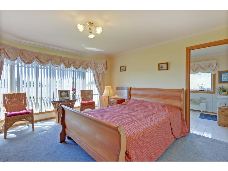 30 Seabreeze Avenue, Sulphur Creek TAS 7316