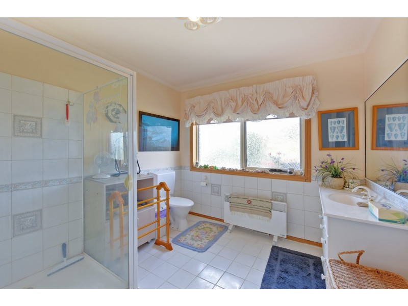 30 Seabreeze Avenue, Sulphur Creek TAS 7316