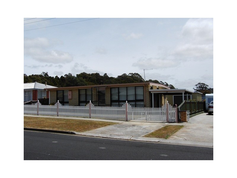 19 Lyons Street, Somerset TAS 7322