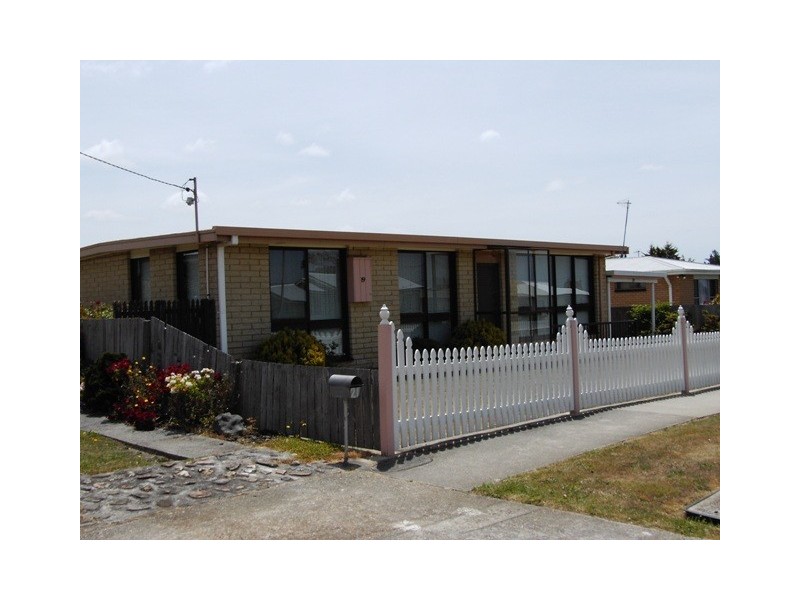 19 Lyons Street, Somerset TAS 7322