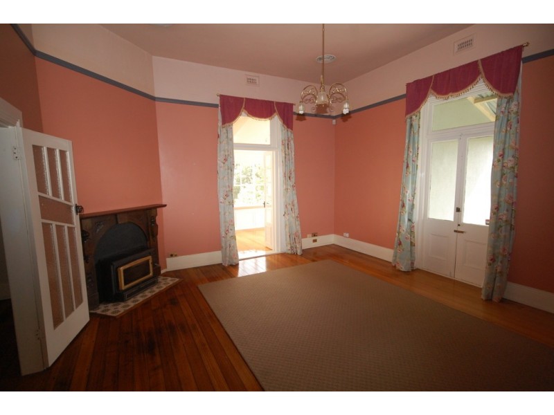 15 Charles Street, Burnie TAS 7320