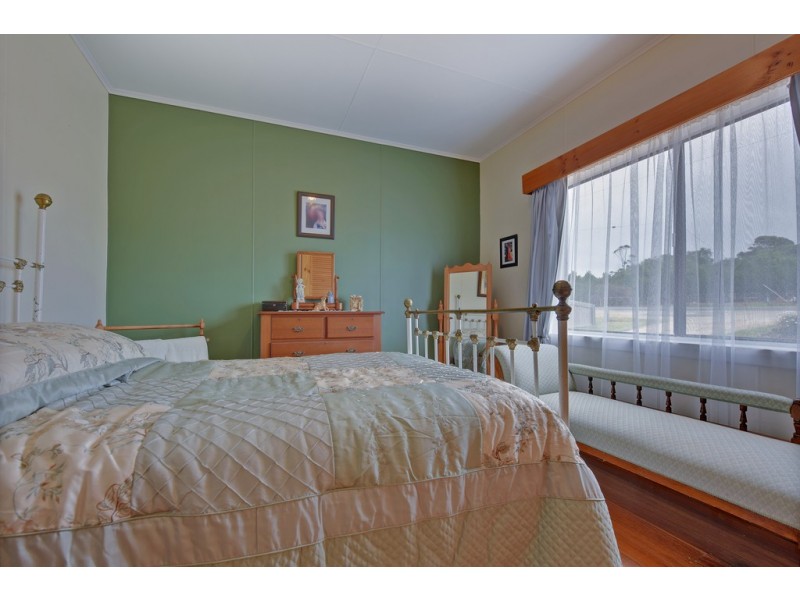 301 Murchison Highway, Somerset TAS 7322