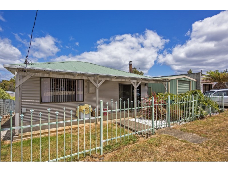 4 Cardigan Street, Somerset TAS 7322