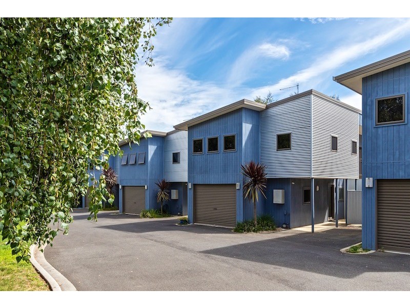 2/3 Lyndara Drive, Penguin TAS 7316