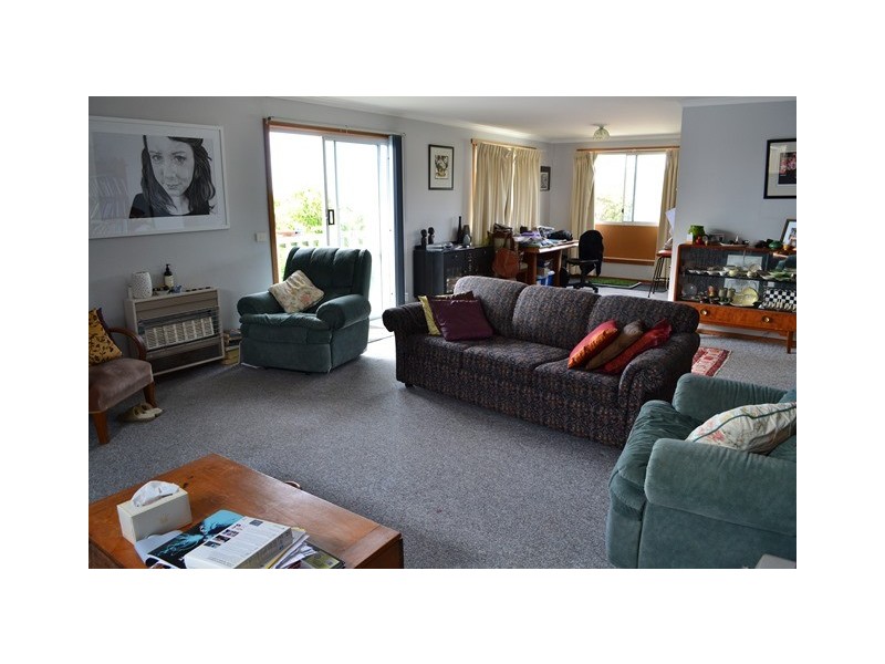 1/19 Malunna Crescent, Park Grove TAS 7320