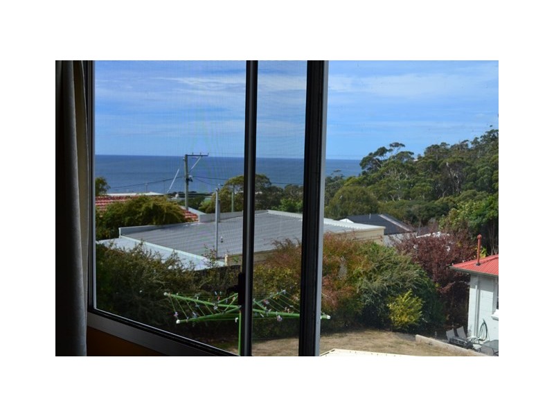 1/19 Malunna Crescent, Park Grove TAS 7320