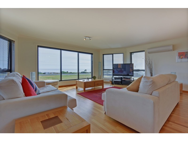 22 Oceanside Boulevard, Sulphur Creek TAS 7316