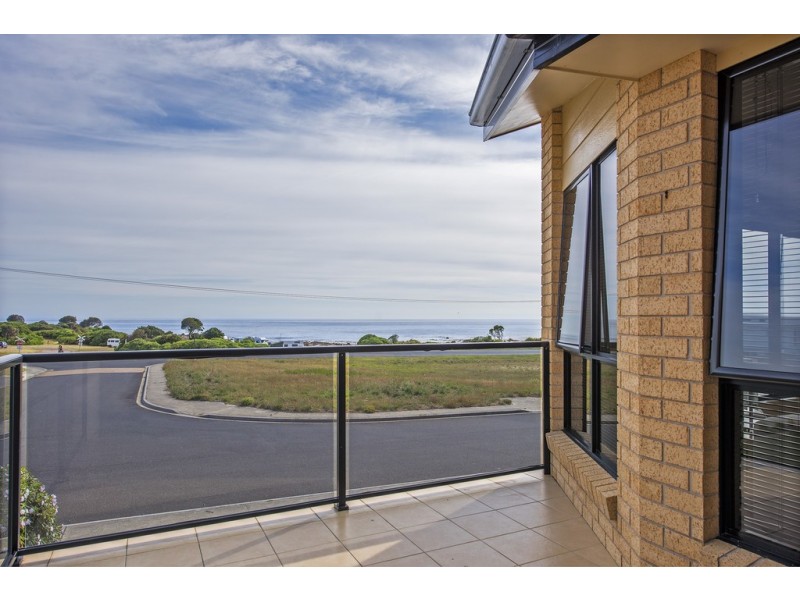 22 Oceanside Boulevard, Sulphur Creek TAS 7316