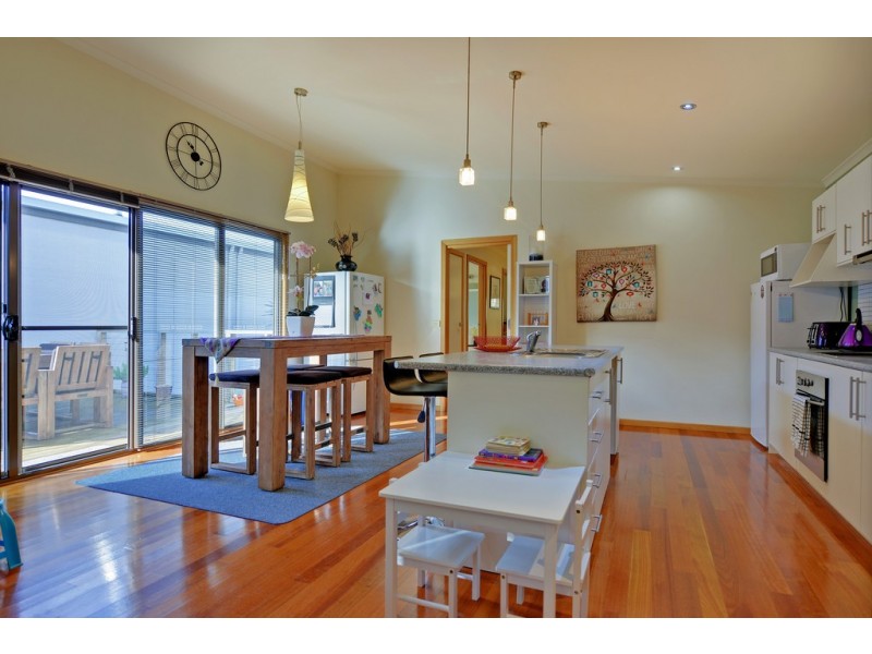 4/3 Lyndara Drive, Penguin TAS 7316