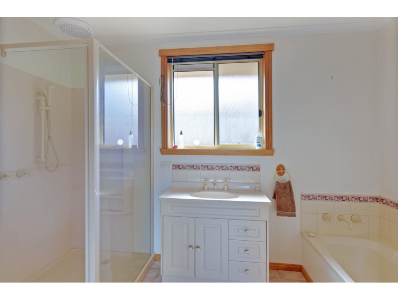 4a South Road, Penguin TAS 7316