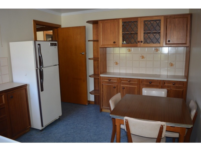2/140 Mount Street, Hillcrest TAS 7320