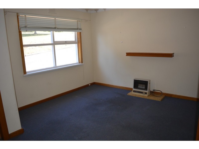 2/140 Mount Street, Hillcrest TAS 7320