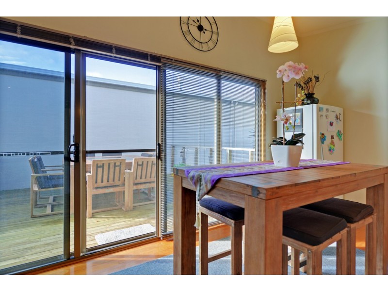 4/2a Lyndara Drive, Penguin TAS 7316