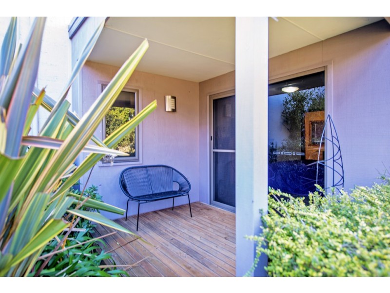 4/2a Lyndara Drive, Penguin TAS 7316