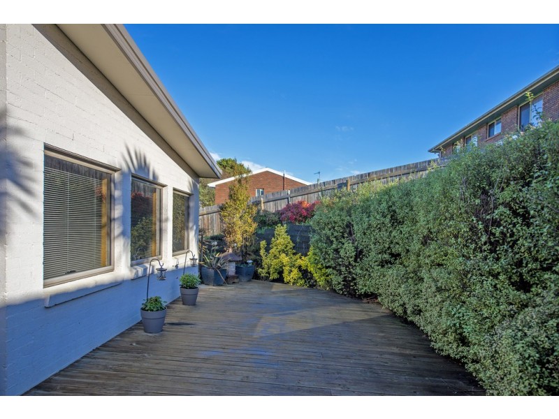 4/2a Lyndara Drive, Penguin TAS 7316