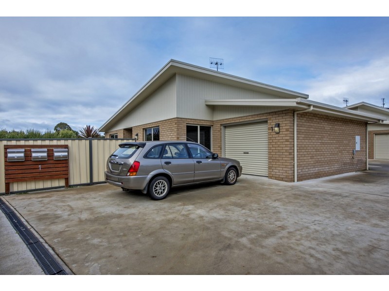 1/1 Emmett Street, Park Grove TAS 7320