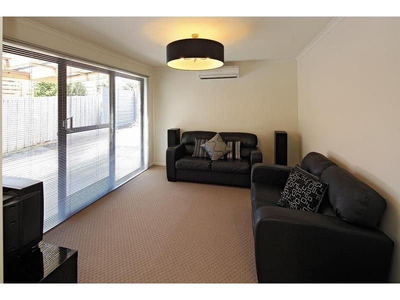 8 Hambledon Avenue, Park Grove TAS 7320
