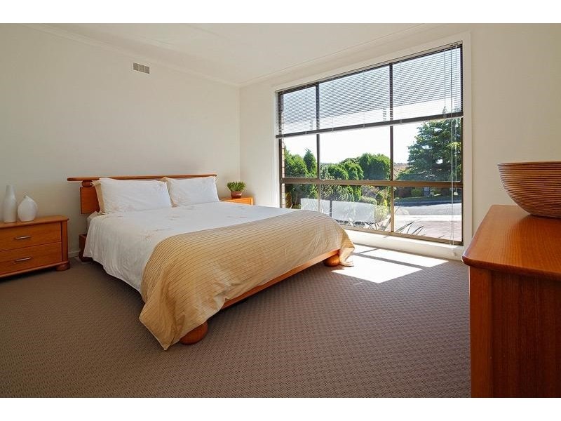 8 Hambledon Avenue, Park Grove TAS 7320