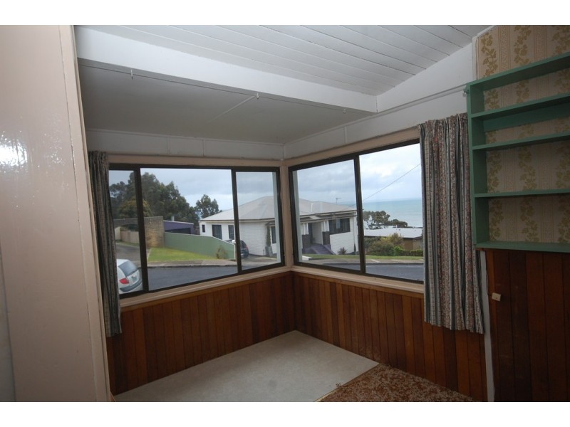 1 8 Scott Street, Upper Burnie TAS 7320