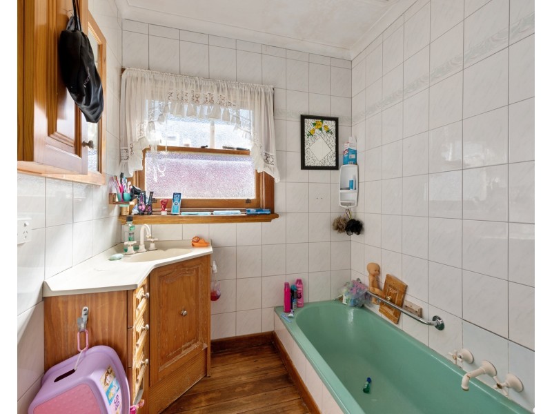 24 Sutton Street, Hillcrest TAS 7320