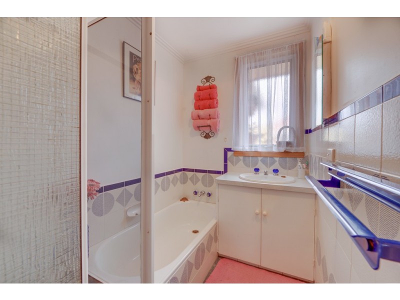 6 Van Diemens Crescent, Park Grove TAS 7320