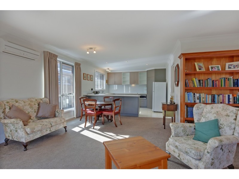 11/48 Richardson Crescent, Park Grove TAS 7320