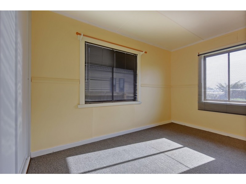 8 Verelle Street, Hillcrest TAS 7320