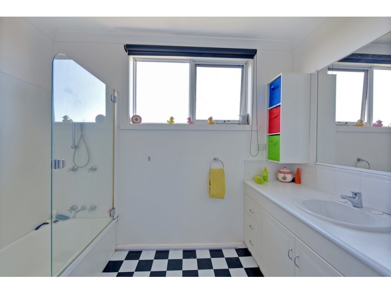 42 Futuna Avenue, Park Grove TAS 7320