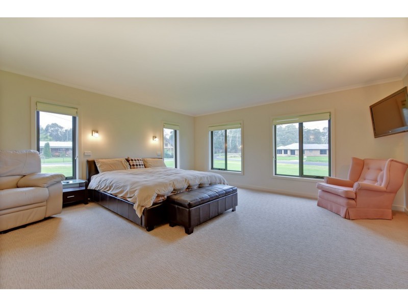 10 Knights Road, West Ulverstone TAS 7315