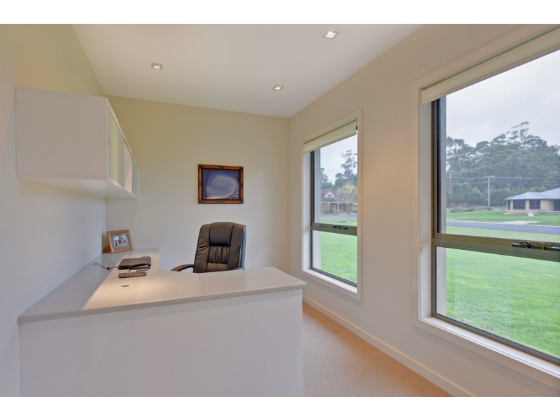 10 Knights Road, West Ulverstone TAS 7315