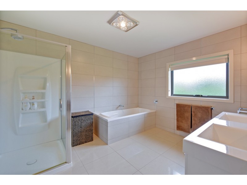 10 Knights Road, West Ulverstone TAS 7315