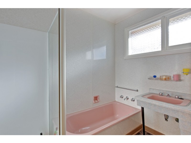 16 Durham Road, Cooee TAS 7320