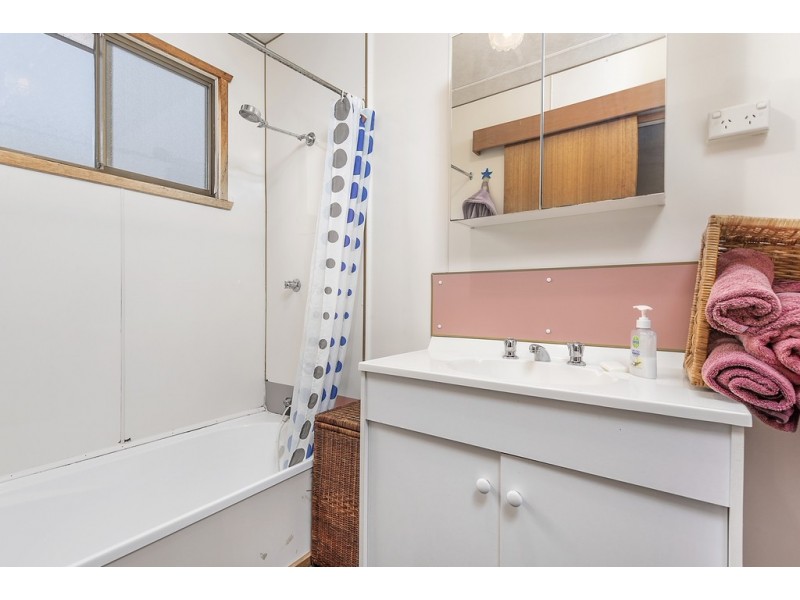 11 Charles Street, Strahan TAS 7468