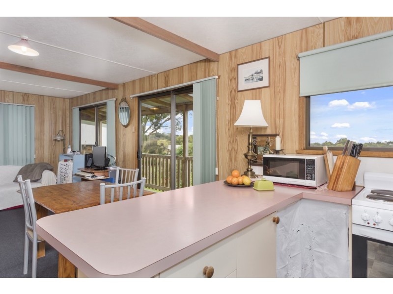 11 Charles Street, Strahan TAS 7468