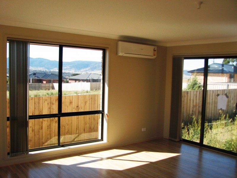 8 Collis Court, Brighton TAS 7030