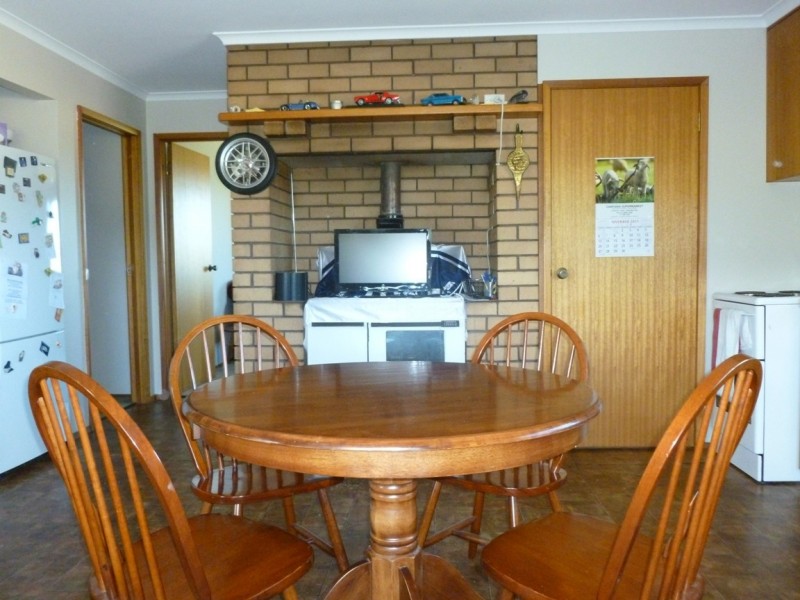 318  White Kangaroo Road, Campania TAS 7026