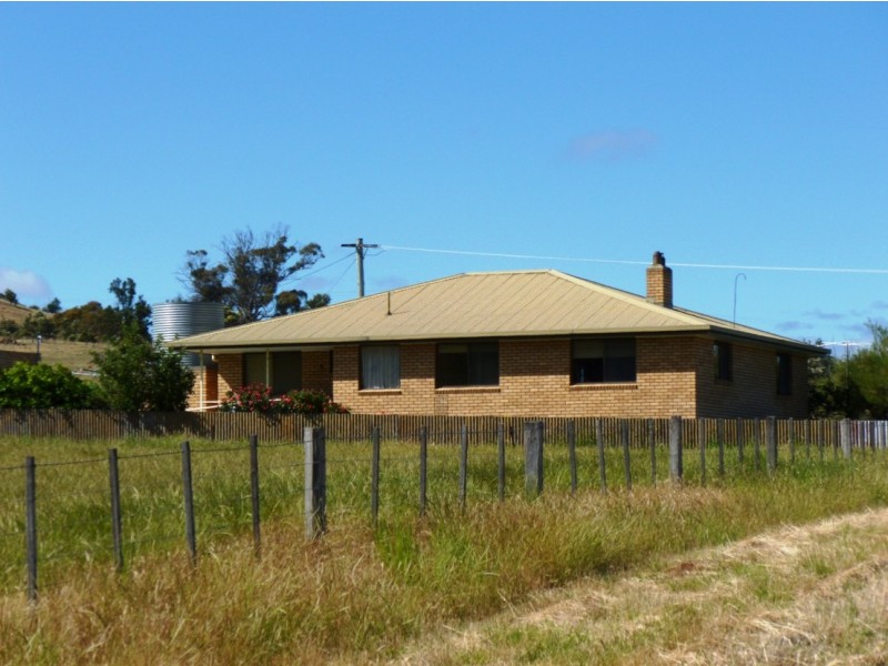 318  White Kangaroo Road, Campania TAS 7026
