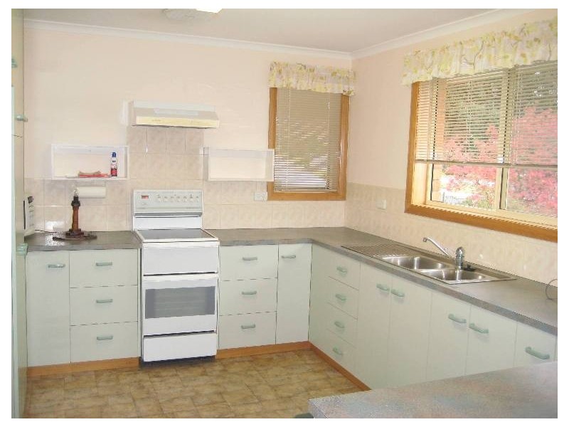3a Raminea Road, Lindisfarne TAS 7015
