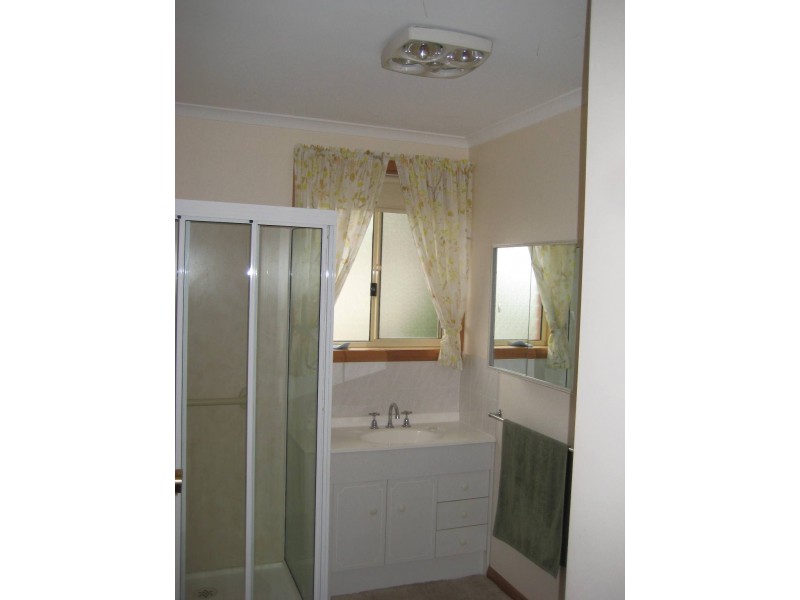 3a Raminea Road, Lindisfarne TAS 7015