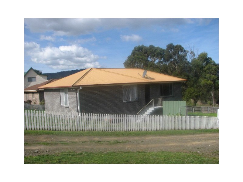 33 Calvert Cres, Gagebrook TAS 7030