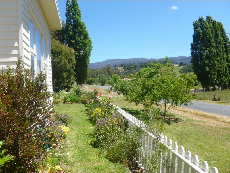 19 The Avenue, Ellendale TAS 7140