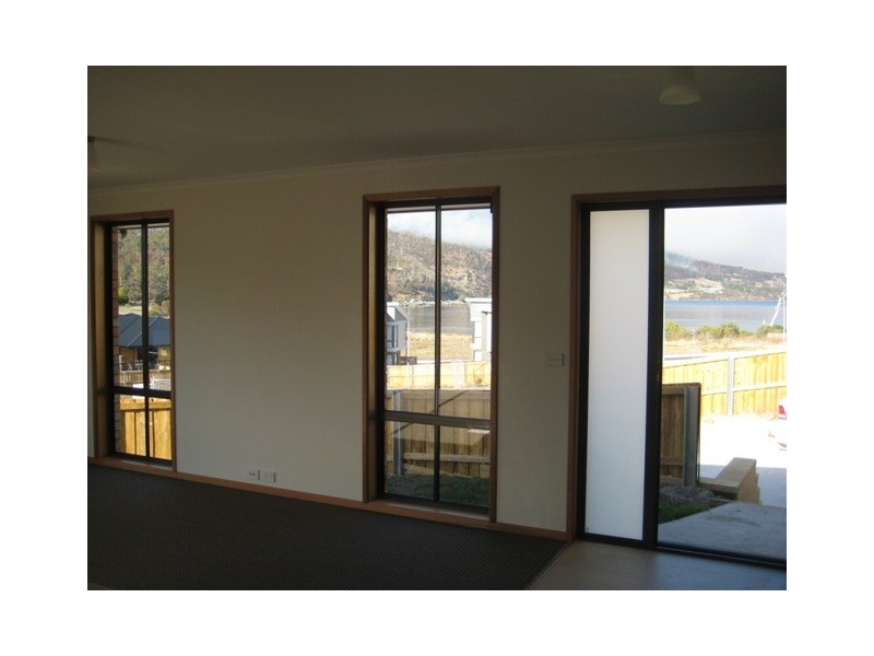 2/7 Bay Waters Court, Old Beach TAS 7017