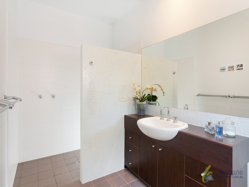 12 Tweedale Street, Graceville QLD 4075