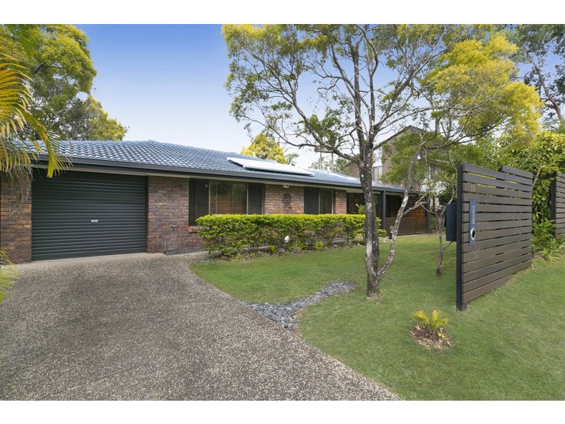 10 Stralock St, Chapel Hill QLD 4069