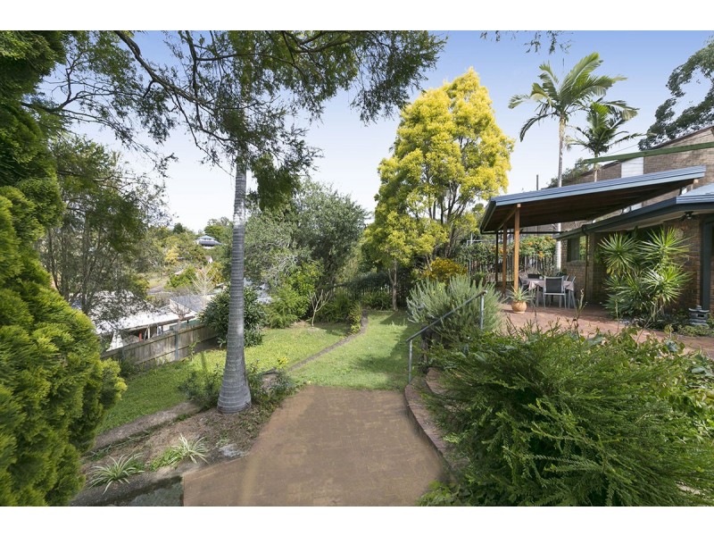 10 Stralock St, Chapel Hill QLD 4069