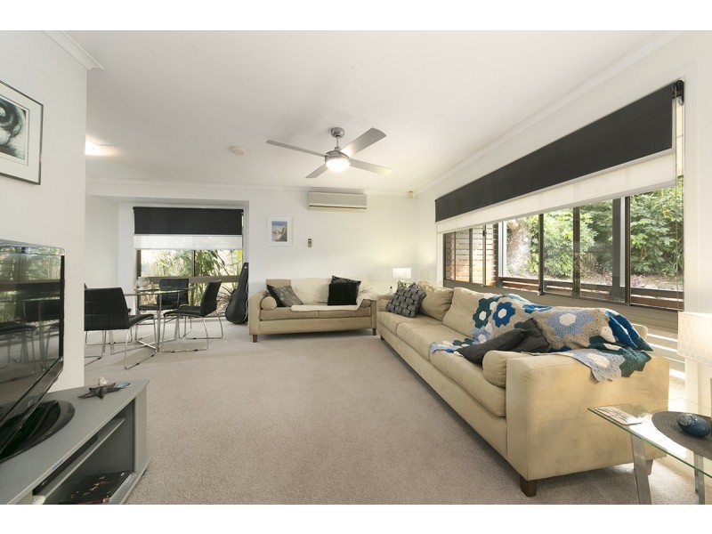 10 Stralock St, Chapel Hill QLD 4069