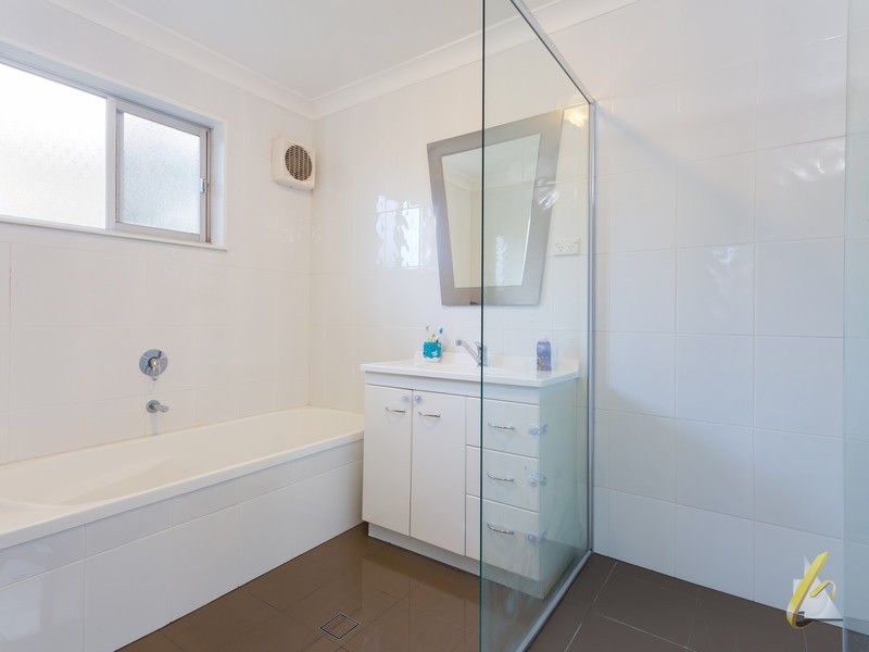 33 TIMBARRA CR, Jindalee QLD 4074