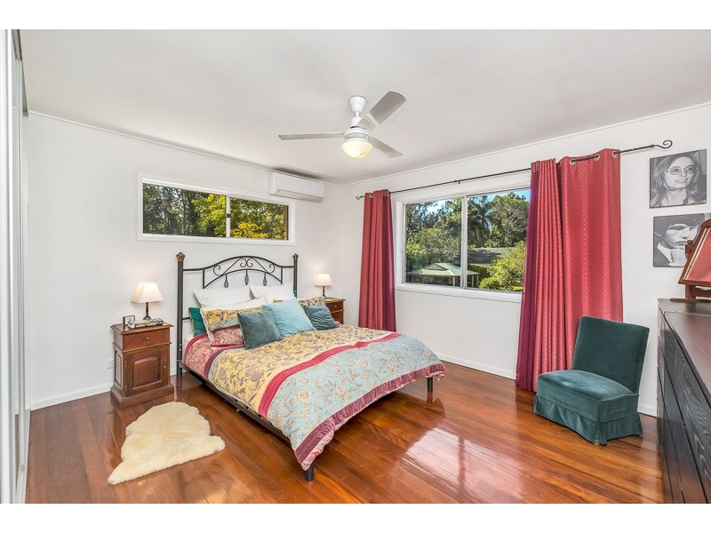 24 Belford Street, Kenmore QLD 4069
